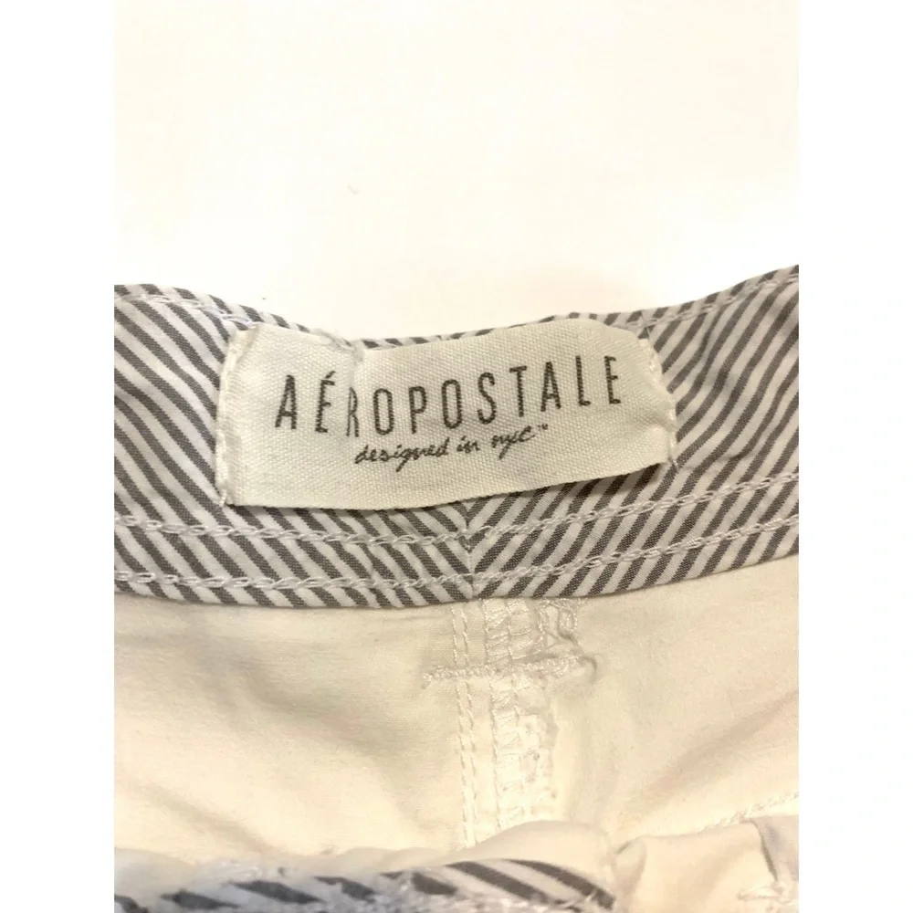 NWOT Aeropostale Midi Twill Shorts Size 4